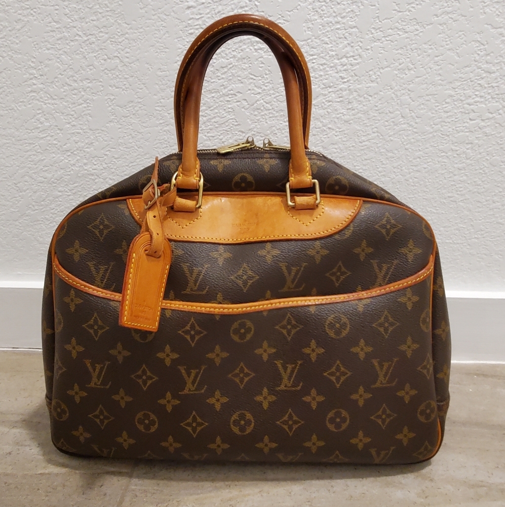 Vintage Louis Vuitton Deauville Bag